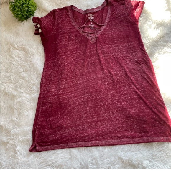 SO Lace-Up Varsity Shirt Tee Crisp Merlot Juniors Size XS Maroon Women’s @ - Picture 2 of 8